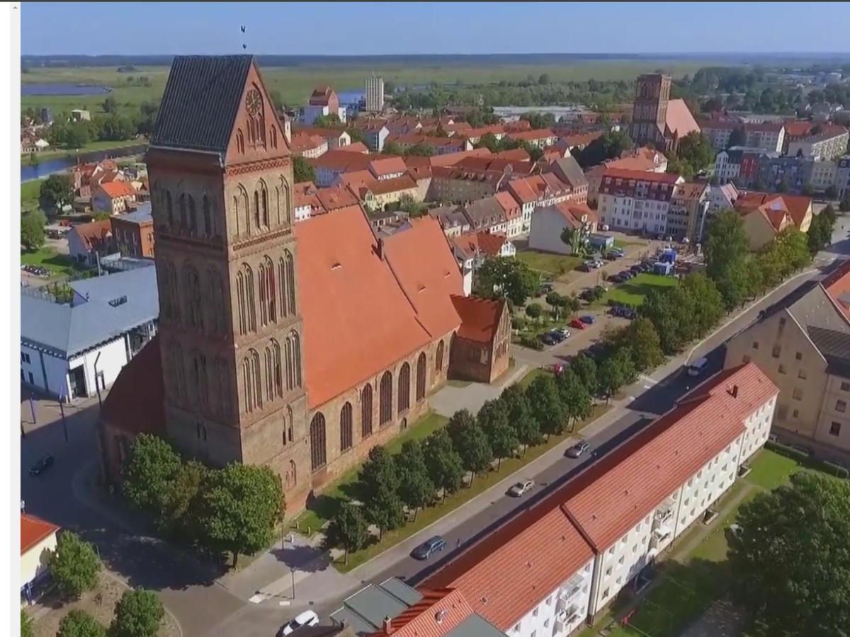 Ferienwohnung Kastanienblick Oder Parkblick, Oder Unser Radlerzimmer! Ziethen  Exterior foto